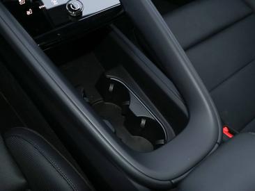 Porsche Macan Electrique Turbo — photo 25