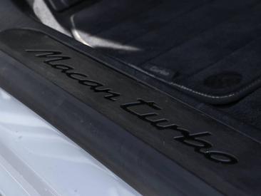 Porsche Macan Electrique Turbo — photo 26
