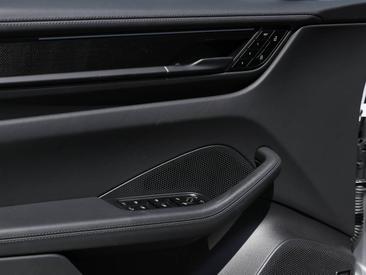 Porsche Macan Electrique Turbo — photo 27