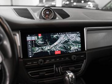 Porsche Macan GTS — photo 37