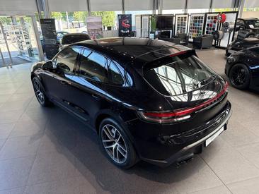 Porsche Macan S — photo 12