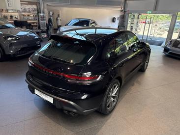 Porsche Macan S — photo 13