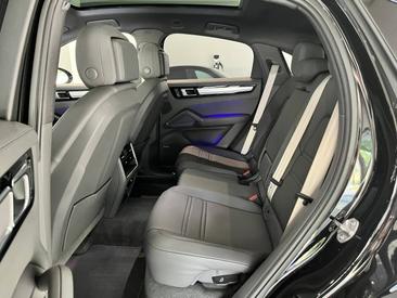Porsche Cayenne III Coupé Platinum Edition — photo 19