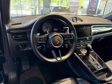 Porsche Macan S — photo 17