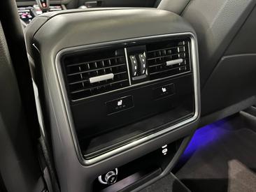 Porsche Cayenne III Coupé Platinum Edition — photo 31