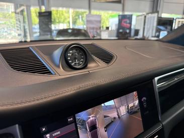 Porsche Macan S — photo 32