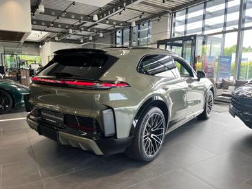 Porsche Cayenne E4 Turbo Electric — photo 14