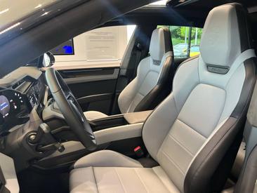 Porsche Cayenne E4 Turbo Electric — photo 17