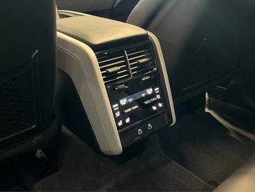 Porsche Cayenne E4 Turbo Electric — photo 19