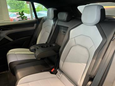 Porsche Cayenne E4 Turbo Electric — photo 20