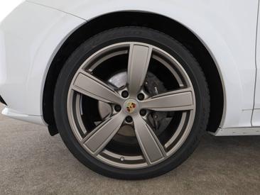 Porsche Cayenne III E-Hybrid Coupé — photo 24