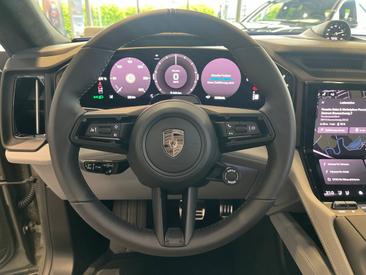 Porsche Cayenne E4 Turbo Electric — photo 26