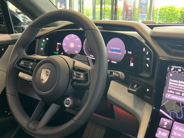 Porsche Cayenne E4 Turbo Electric — photo 28