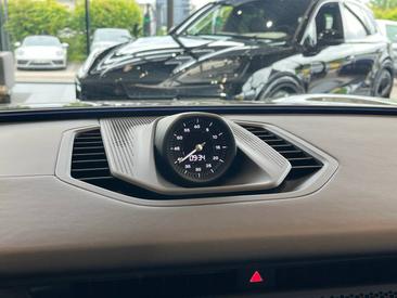 Porsche Cayenne E4 Turbo Electric — photo 30