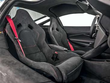 McLaren 750S — photo 11