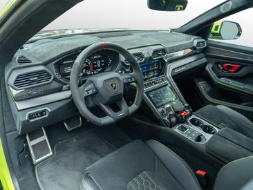 Lamborghini Urus Performante — photo 18