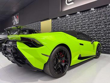 Lamborghini Huracán LP 610-4 Spyder — photo 13