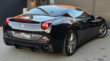 Ferrari California — photo 3