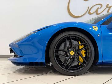 Ferrari F8 Tributo — photo 12