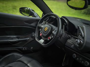 Ferrari 488 GTB — photo 10
