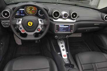 Ferrari California T — photo 10