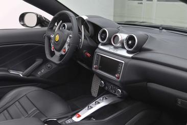 Ferrari California T — photo 16