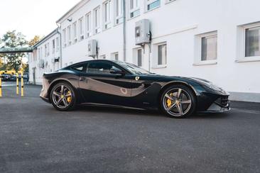 Ferrari F12 Berlinetta — photo 8