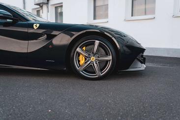 Ferrari F12 Berlinetta — photo 9