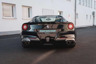 Ferrari F12 Berlinetta — photo 20