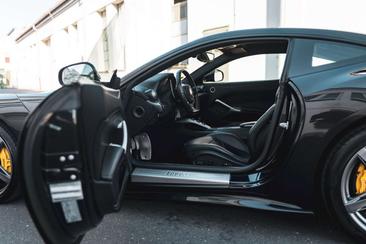 Ferrari F12 Berlinetta — photo 31