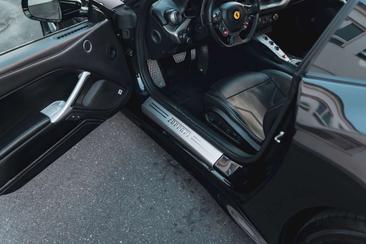 Ferrari F12 Berlinetta — photo 35