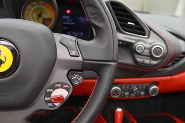 Ferrari 488 Spider — photo 11