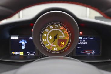 Ferrari 488 Spider — photo 13