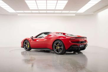 Ferrari 296 GTS — photo 2