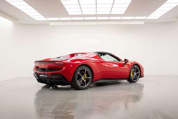 Ferrari 296 GTS — photo 3