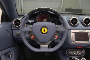 Ferrari California — photo 9