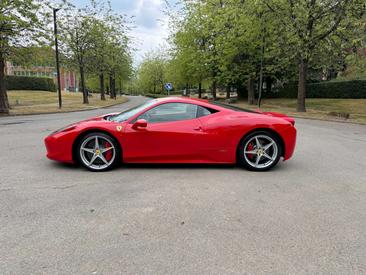Ferrari 458 Italia — photo 2