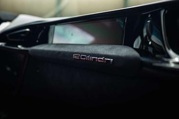 Ferrari 12 Cilindri — photo 16