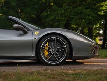 Ferrari 488 Spider — photo 15