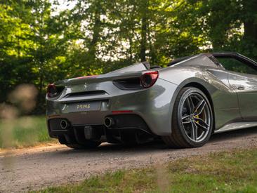 Ferrari 488 Spider — photo 23