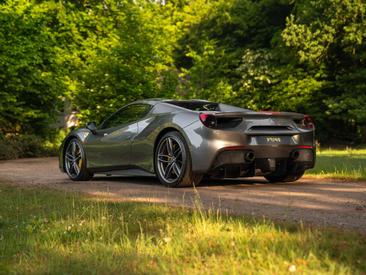 Ferrari 488 Spider — photo 27