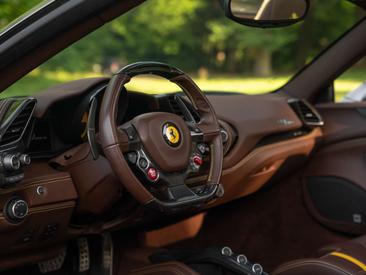 Ferrari 488 Spider — photo 28