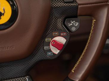 Ferrari 488 Spider — photo 39