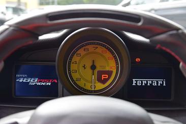 Ferrari 488 Pista Spider — photo 8
