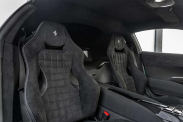 Ferrari 812 Competizione — photo 4