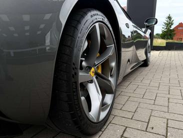 Ferrari SF90 Stradale — photo 18