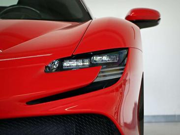 Ferrari SF90 Stradale — photo 9