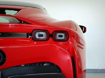 Ferrari SF90 Stradale — photo 15