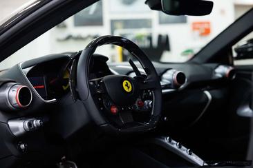 Ferrari 812 Superfast — photo 9