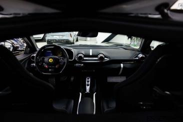 Ferrari 812 Superfast — photo 13